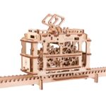 UGEARS Straßenbahn - mechanischer Holzbausatz
