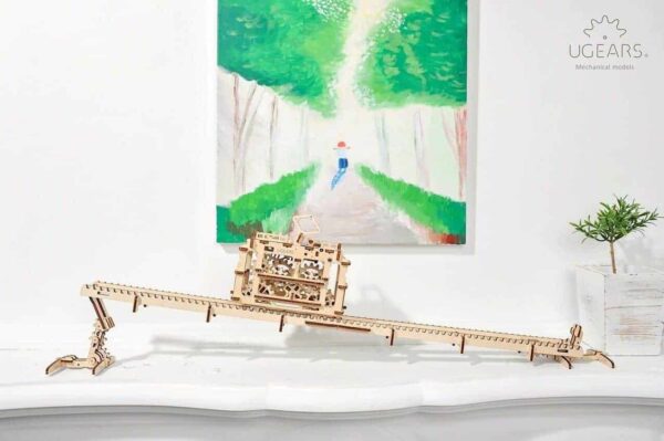 UGEARS Straßenbahn - mechanischer Holzbausatz – Bild 2