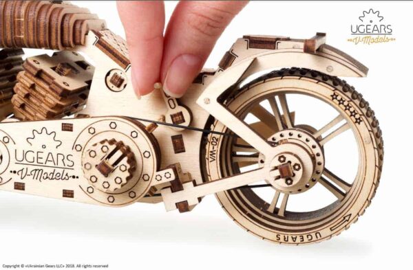 UGEARS Motorrad VM-02 - mechanischer Holzbausatz – Bild 8