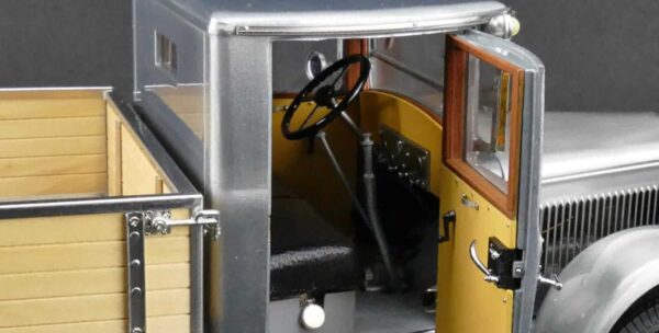 CMC Mercedes-Benz LO 2750 Truck