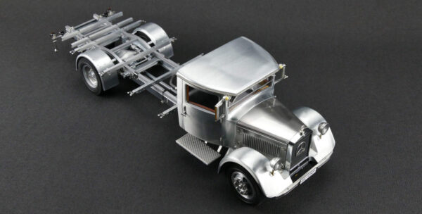 CMC Mercedes-Benz LO 2750 Truck