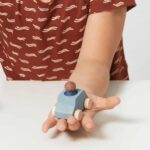 Lubulona - Holzauto Grau mit Figur