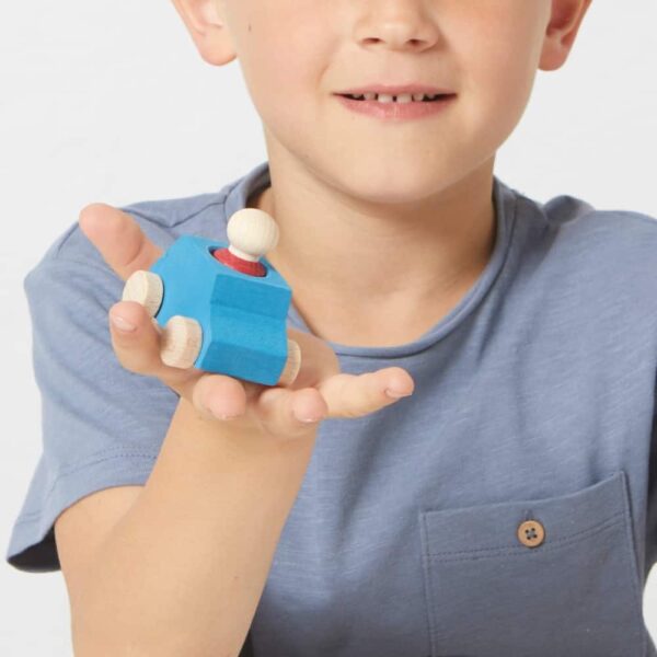 Lubulona - Holzauto Himmelblau mit Figur