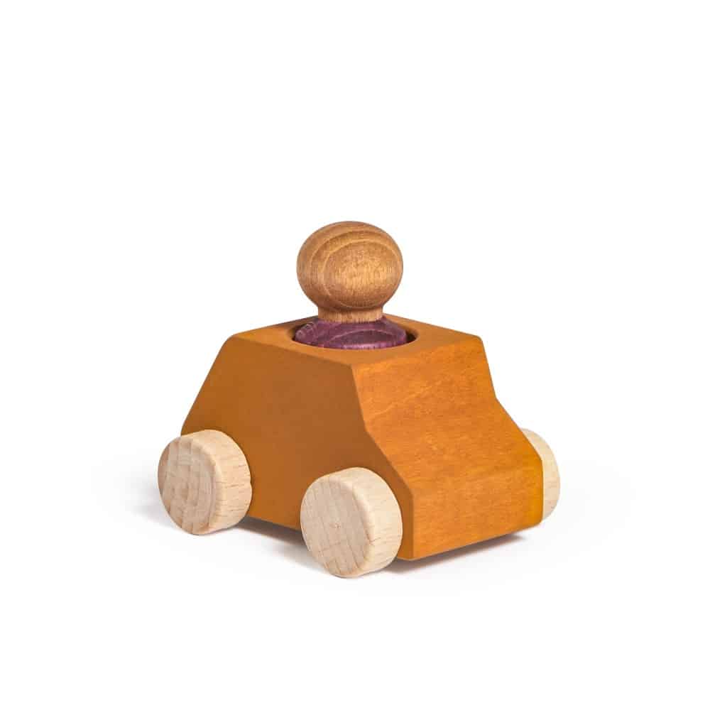 Lubulona Ochre Car with Figure 1 srgb Lubulona - Holzauto Ocker mit Figur