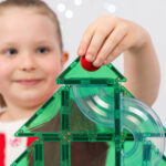 Connetix Christmas Tree Ball Run 71-teilig – Kugelbahn-Magnetbaukasten für Kinder