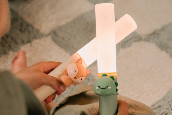 The Zoofamily Zoo Light – Tierische Nacht- & Leselampe für Kinder (Dino • Einhorn • Fuchs) – Bild 2